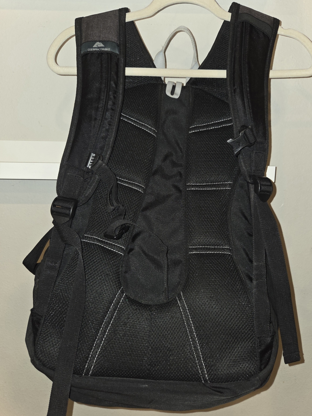 Ozark Trail Gray Backpack - Durable Everyday Carry - Picture 2 of 8